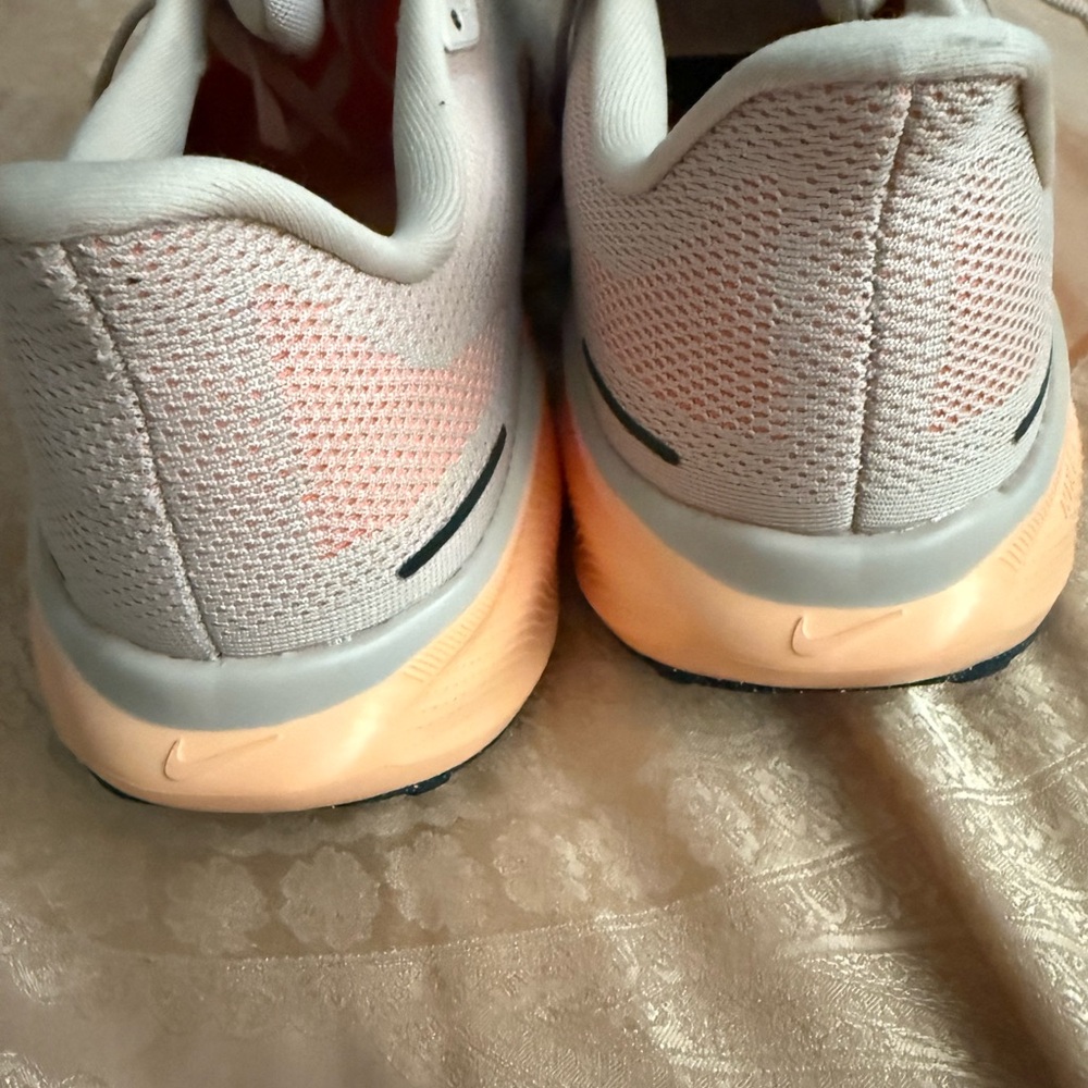 Nike Air Zoom Beige and Orange Running Shoes - Picture 7 of 8